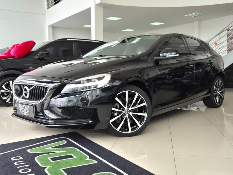 VOLVO V40 T-4 MOMENTUM 2.0 AUT