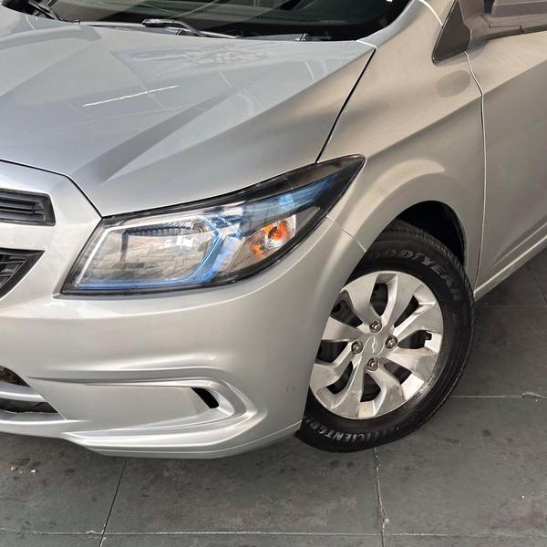 Chevrolet Onix Hatch Joy 1.0 8V Flex 5P Mec - foto 6