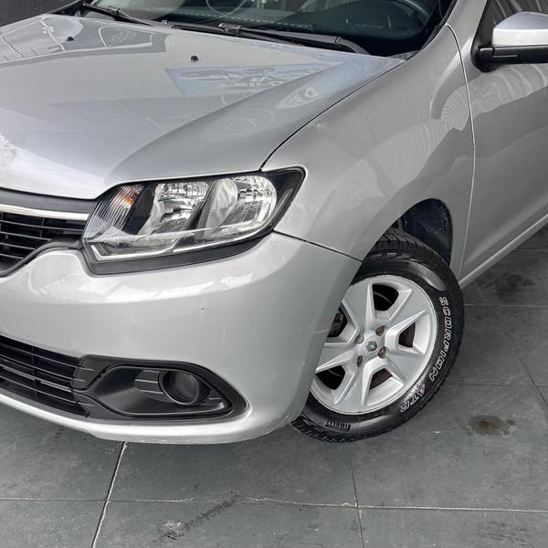 Renault Logan 1.6 Expression 8V Flex 4P Manual - foto 6