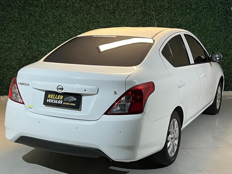 Nissan Versa 1.0 S - foto 4