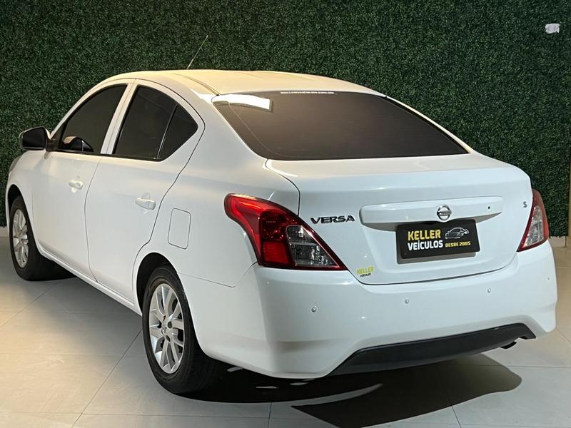 Nissan Versa 1.0 S - foto 6