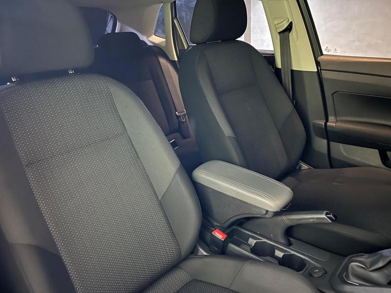 Volkswagen Polo 1.6 - foto 11