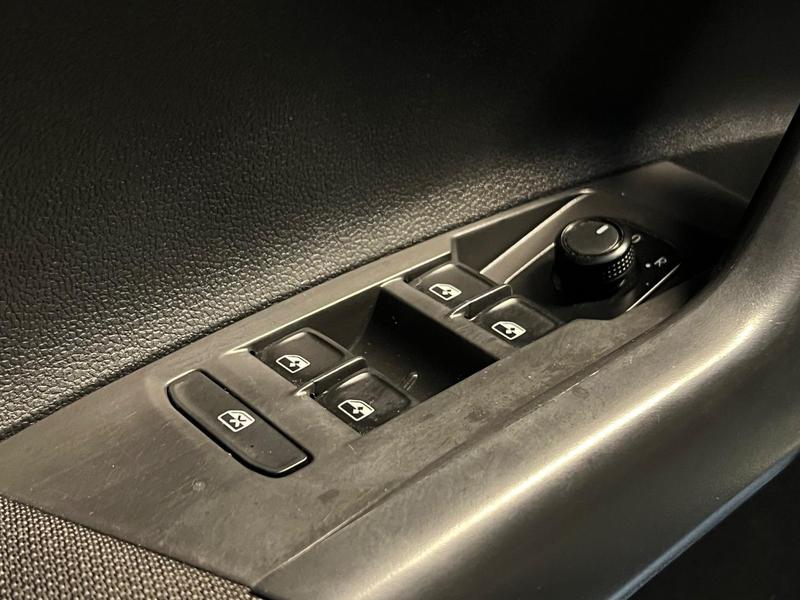 Volkswagen Polo 1.6 - foto 13