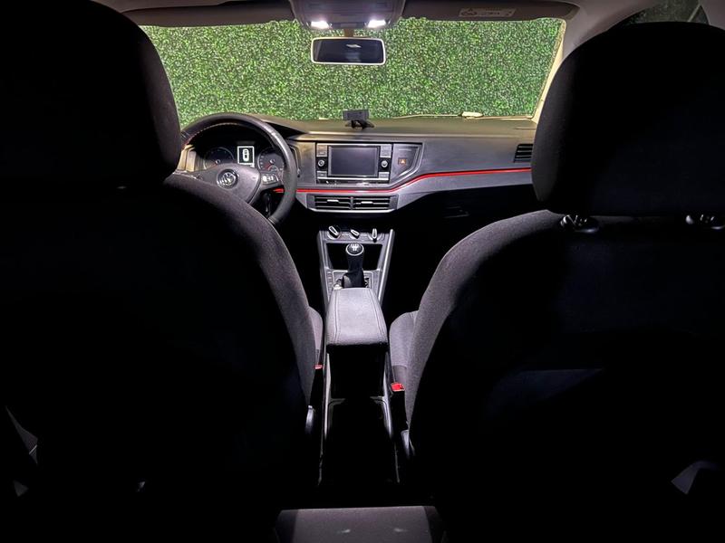 Volkswagen Polo 1.6 - foto 16