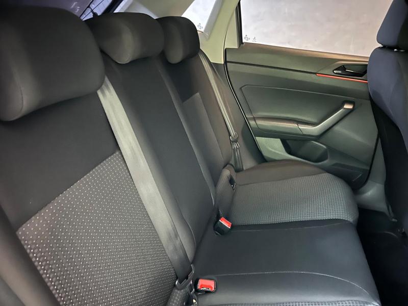 Volkswagen Polo 1.6 - foto 18