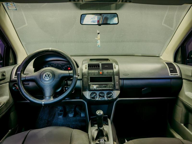 Volkswagen Polo 1.6 - foto 6