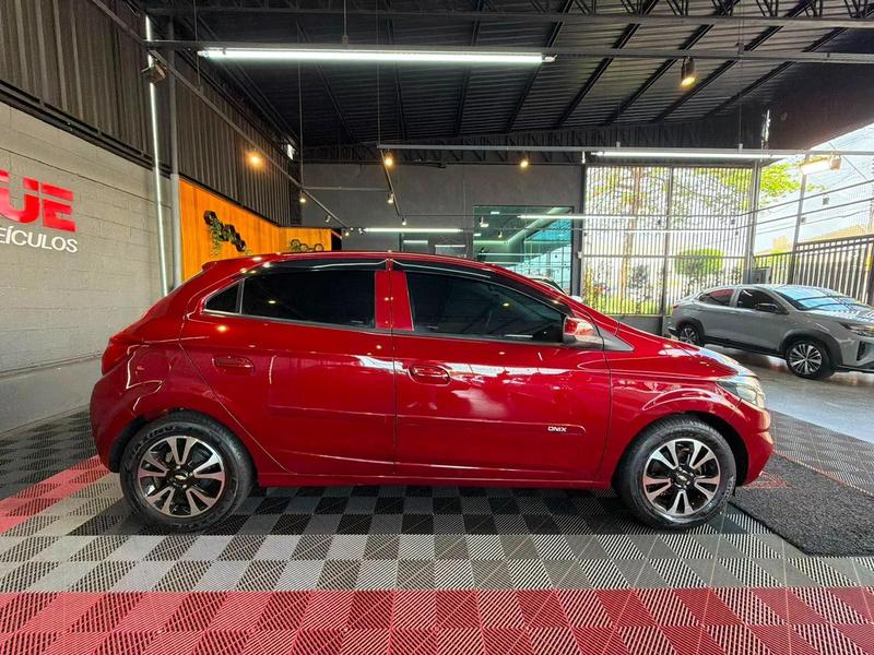 Chevrolet Onix Hatch LT 1.0 8V Flexpower 5P Mec. - foto 7