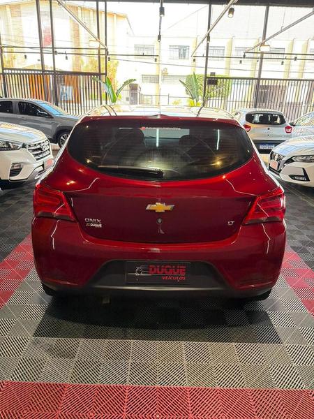 Chevrolet Onix Hatch LT 1.0 8V Flexpower 5P Mec. - foto 6