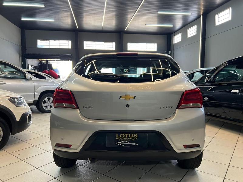 Chevrolet Onix Hatch LT 1.0 8V Flexpower 5P Mec. - foto 4