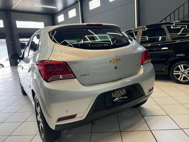 Chevrolet Onix Hatch LT 1.0 8V Flexpower 5P Mec. - foto 6