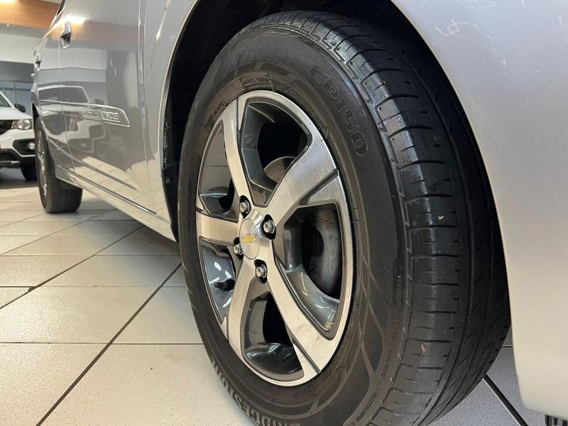 Chevrolet Onix Hatch LT 1.0 8V Flexpower 5P Mec. - foto 7