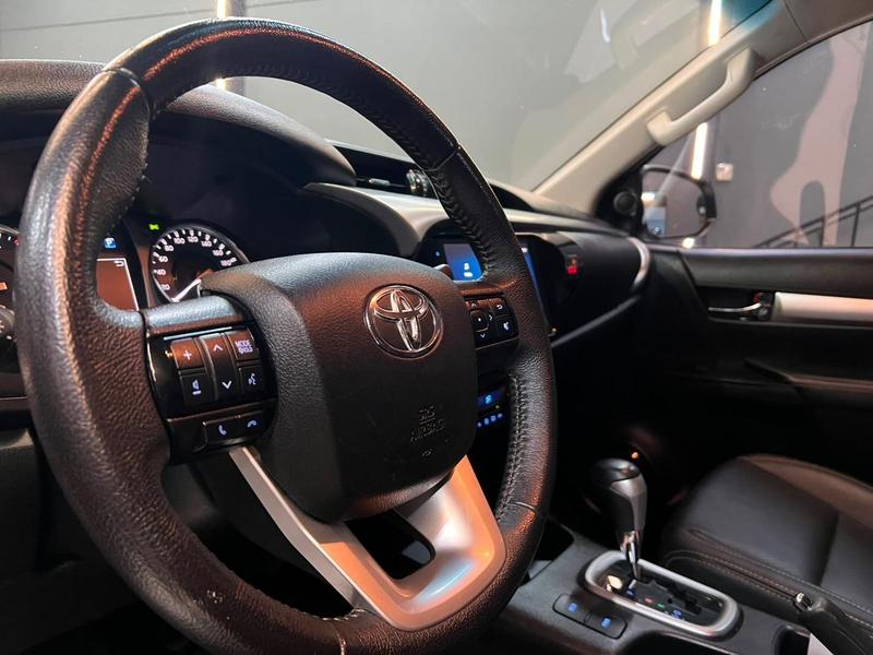 Toyota Hilux Cd Srx 4X4 2.8 TDI 16V Diesel Aut. - foto 11