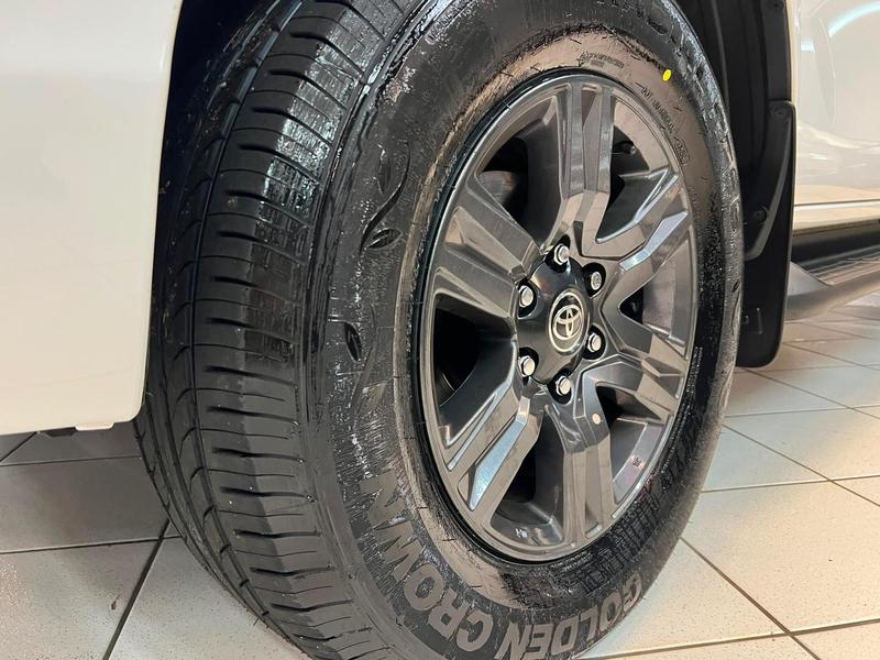 Toyota Hilux Cd Srx 4X4 2.8 TDI 16V Diesel Aut. - foto 2