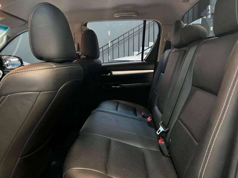 Toyota Hilux Cd Srx 4X4 2.8 TDI 16V Diesel Aut. - foto 6