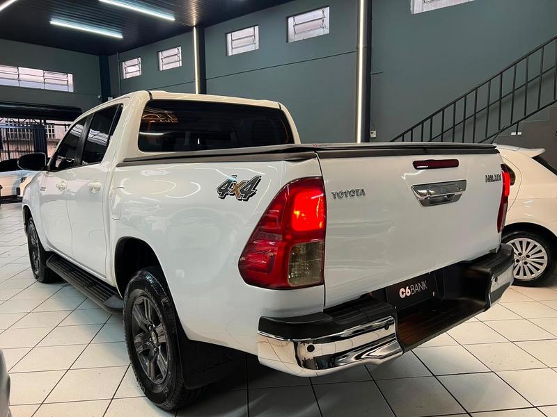 Toyota Hilux Cd Srx 4X4 2.8 TDI 16V Diesel Aut. - foto 7