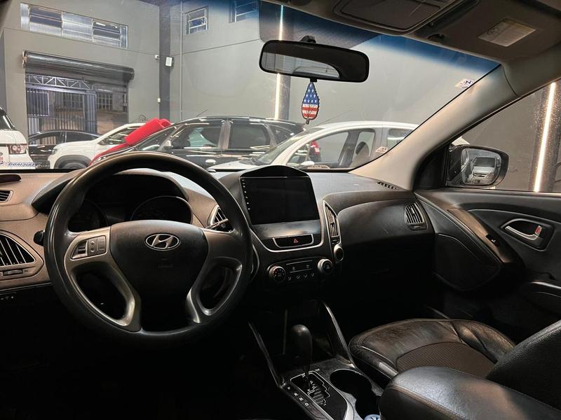 Hyundai ix35 2.0 - foto 12