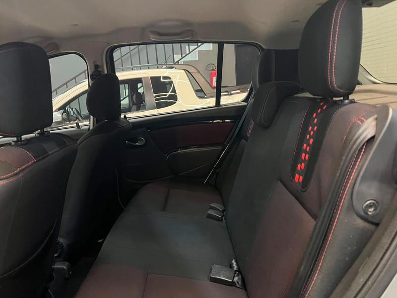 Renault Sandero Stepway - foto 13