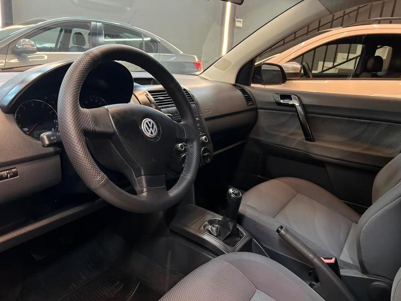 Volkswagen Polo Sedan 1.6 - foto 11