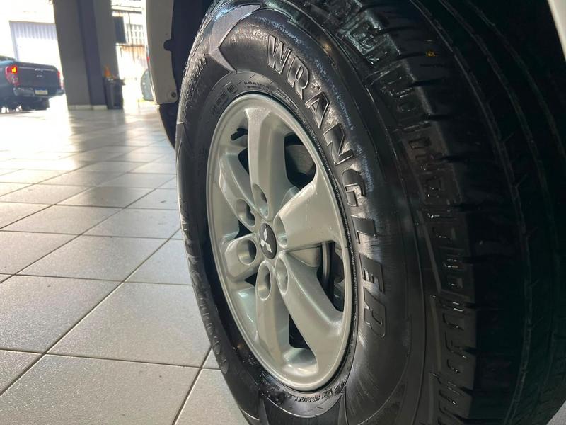 Mitsubishi L200 Triton 3.2 D - foto 11
