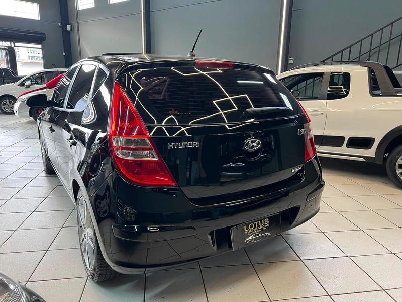 Hyundai i30 2.0 16V 145cv 5P Aut. - foto 6