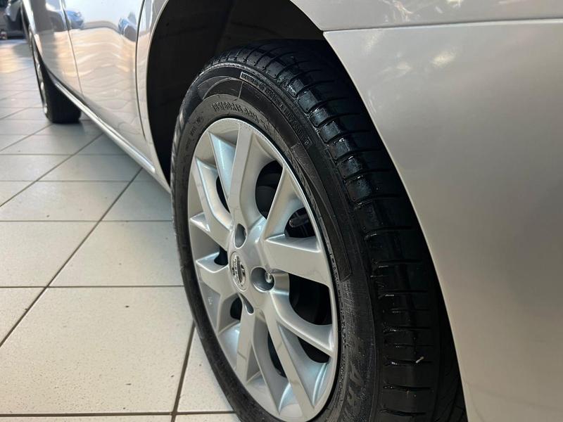 Nissan Versa 1.6 Sl - foto 7