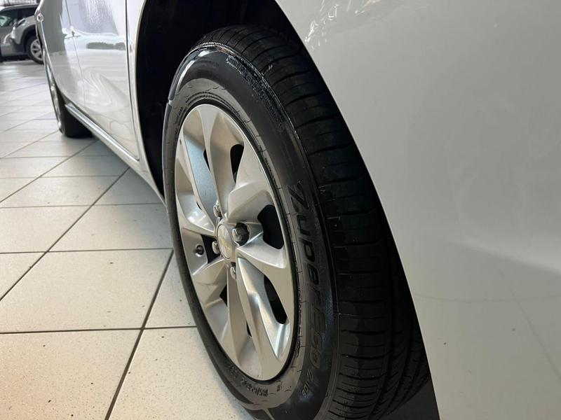 Chevrolet Onix 10tmt - foto 19