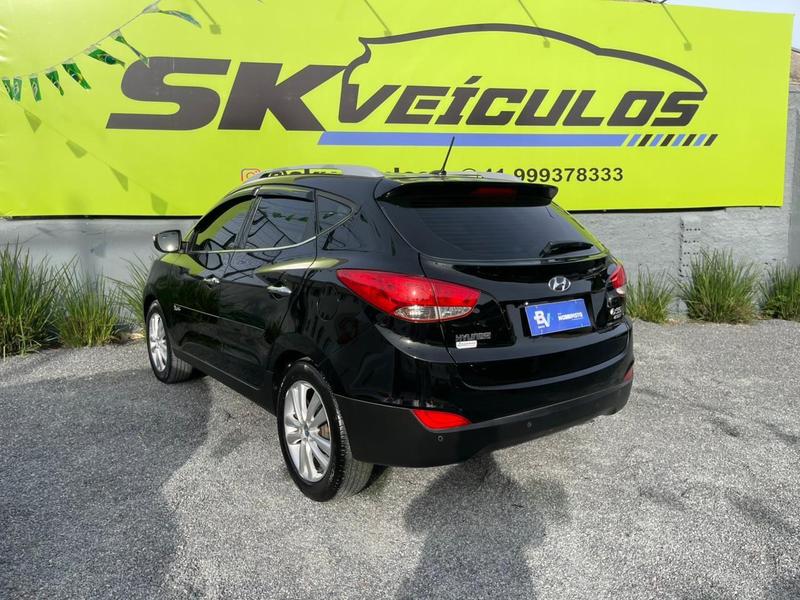 Hyundai ix35 2.0 - foto 11