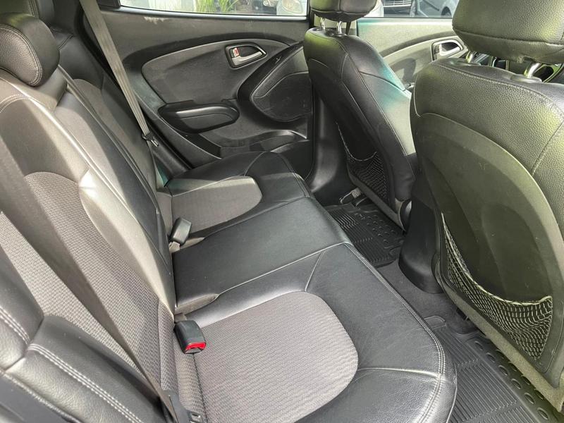 Hyundai ix35 2.0 - foto 8