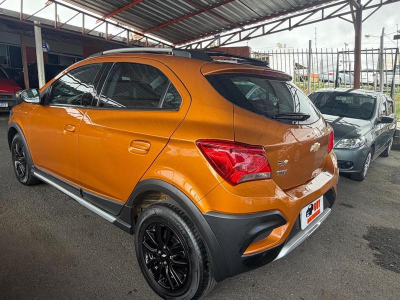Chevrolet Onix 14at Act - foto 18