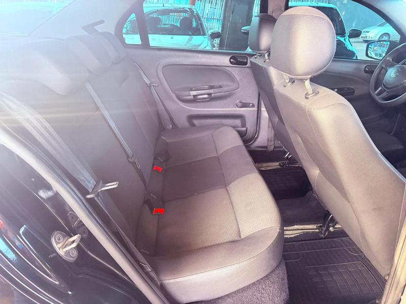 Volkswagen Voyage 16l - foto 12
