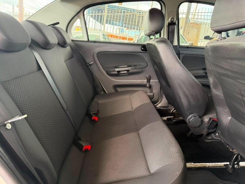 Volkswagen Voyage 16l - foto 11
