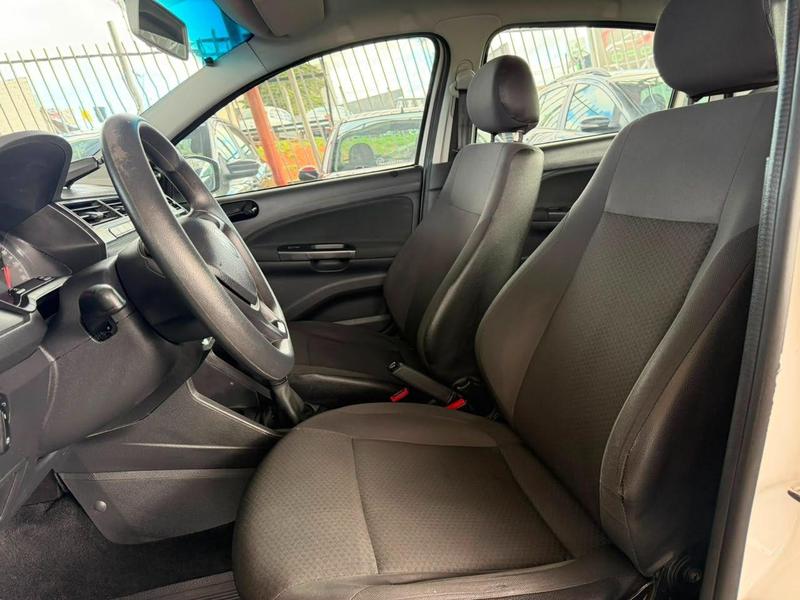 Volkswagen Voyage 16l - foto 18