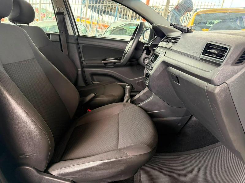 Volkswagen Voyage 16l - foto 14