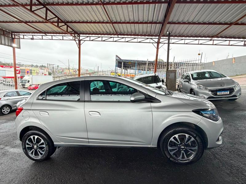 Chevrolet Onix 14mt LT - foto 8