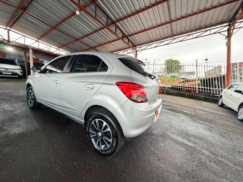 Chevrolet Onix 14mt LT - foto 12