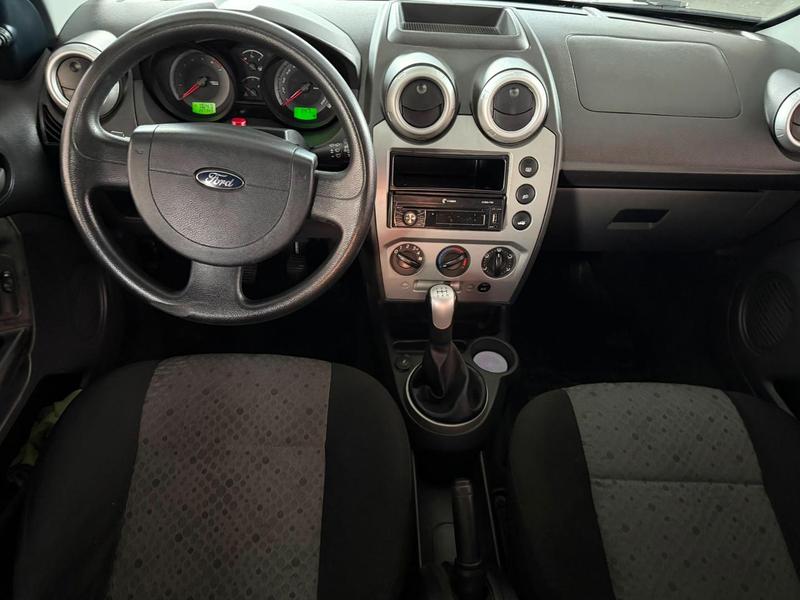Ford Fiesta 1.6 Flex - foto 16
