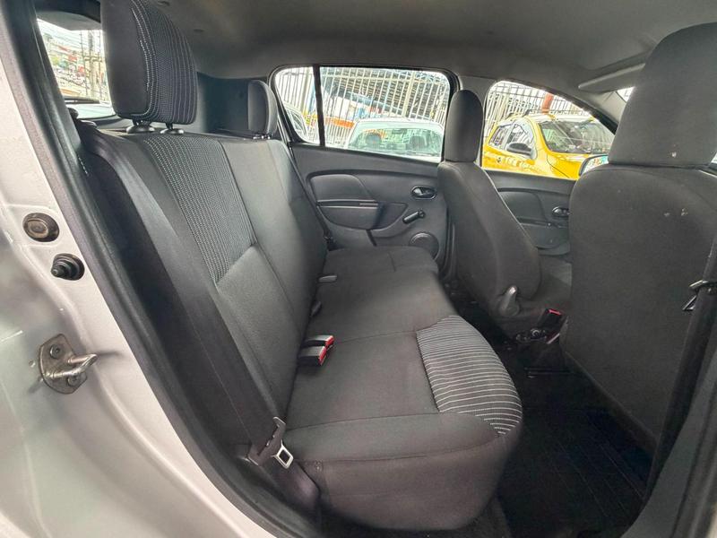 Renault Sandero Auth 1.0 - foto 17