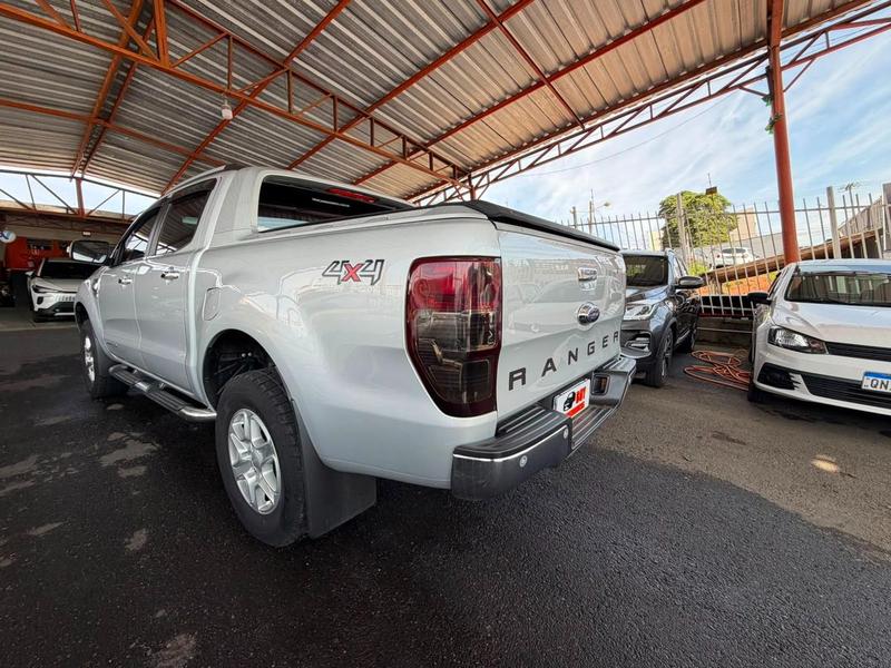 Ford Ranger Ltd Cabine Dupla 4X4 3.2 - foto 17