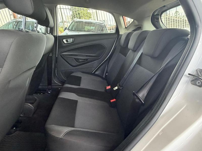 Ford Fiesta 16sel At - foto 18