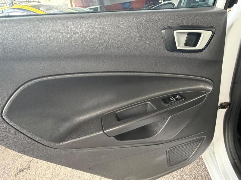Ford Fiesta 16sel At - foto 13