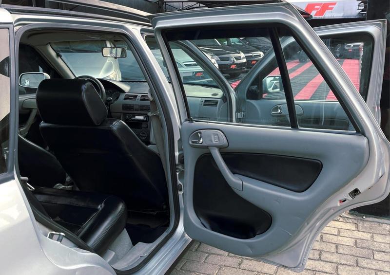 Volkswagen Parati 1.8 Tour - foto 13