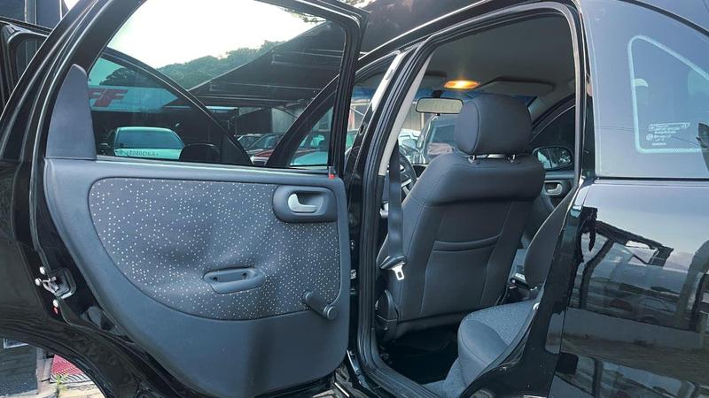 Chevrolet Corsa Sedan Premium - foto 11