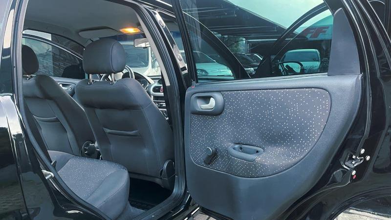 Chevrolet Corsa Sedan Premium - foto 13