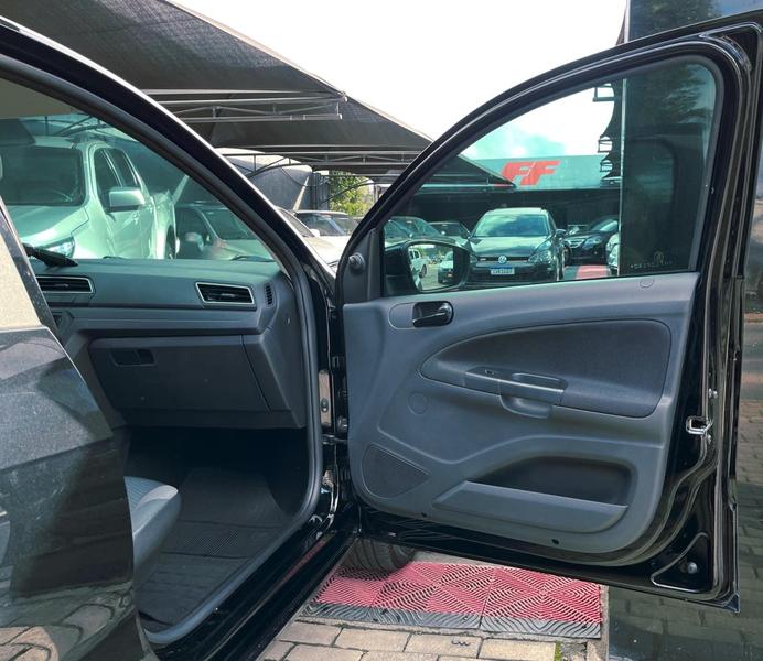 Volkswagen Voyage 1.6 MSI Flex 16V 4P Aut. - foto 13