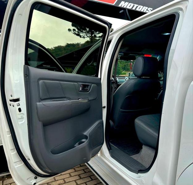 Toyota Hilux Cd4x4 Srv - foto 15