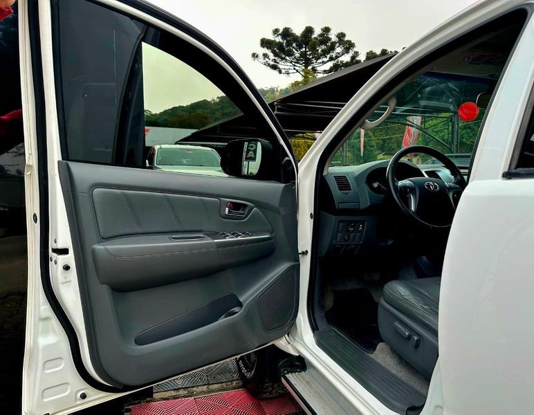Toyota Hilux Cd4x4 Srv - foto 12