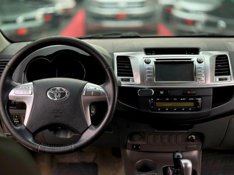 Toyota Hilux Cd4x4 Srv - foto 19
