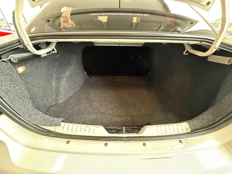 Volkswagen Voyage Comf Highli. 1.6 T.flex 8V 4P - foto 10