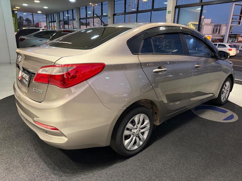 Hyundai HB20S 1.6 Comfort Plus 16V Flex 4P Manual - foto 3