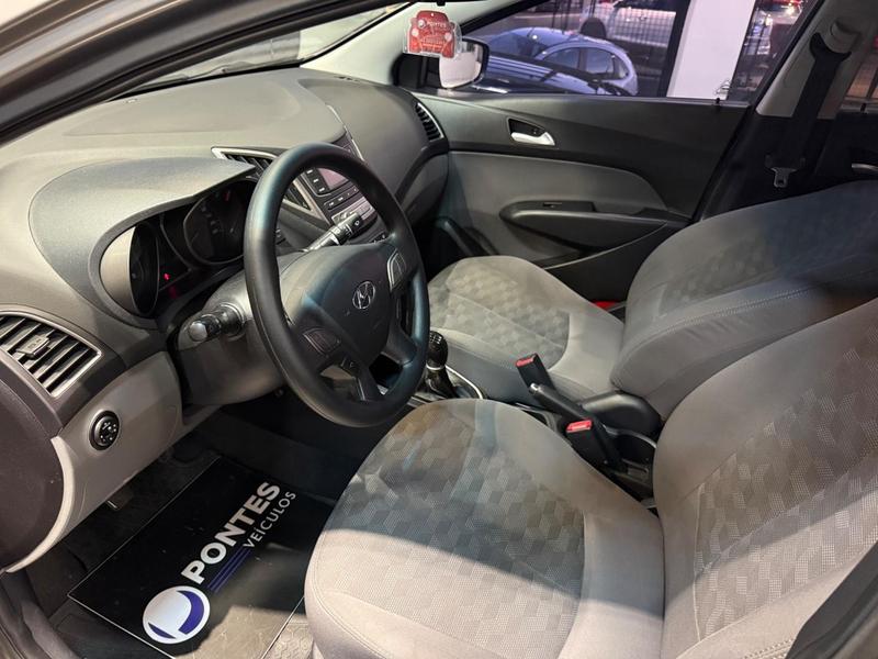 Hyundai HB20S 1.6 Comfort Plus 16V Flex 4P Manual - foto 6